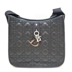 n21 8793 1 Louis Vuitton Amarante Monogram Vernis Melrose Bag