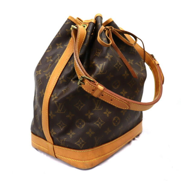 p21 399 4 Louis Vuitton Noe Shoulder Bag Canvas Brown