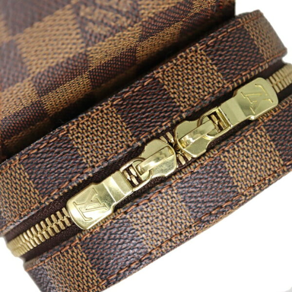 p22 1712 13 Louis Vuitton Jeronimos Body Bag Damier