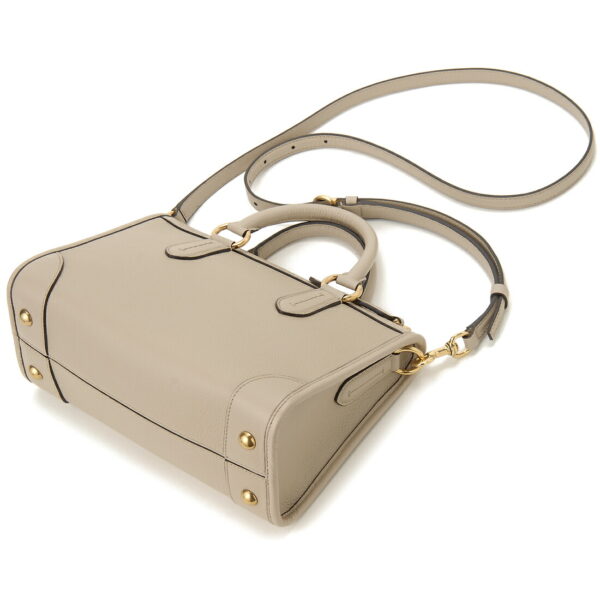 sfe21 0388 758181 1 Ferragamo Gancini Tote Bag Beige