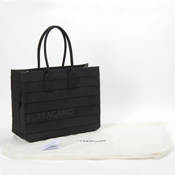 sfe21 3985 765607 3 Ferragamo Tote Bag Black