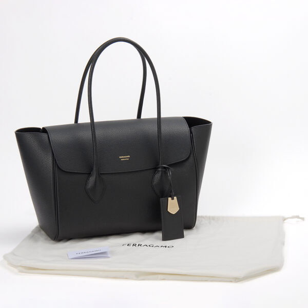 sfe21 8343 770541 3 Ferragamo Classic Tote Bag