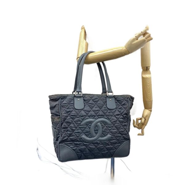 z0005395 16 Chanel Paris York Line Tote Bag Black