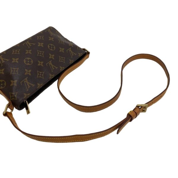 z0005765 7 Louis Vuitton Trotter Shoulder Bag Monogram Brown