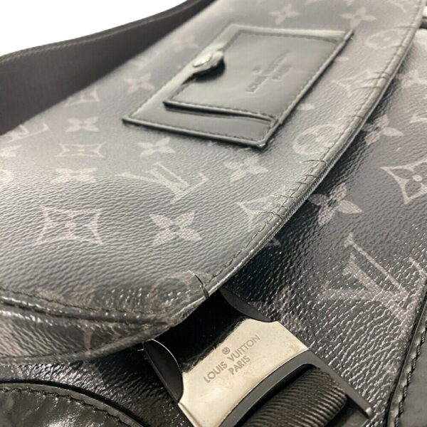 z0006828 9 Louis Vuitton Messenger Voyage PM Shoulder Bag Eclipse Black