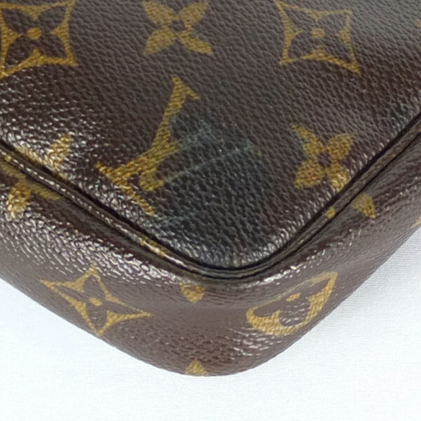 10003096 4 Louis Vuitton Pochette Accessoire Monogram