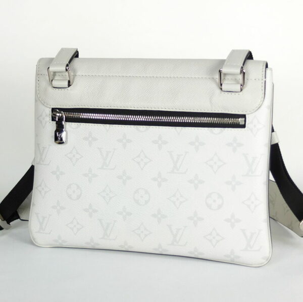 10003669 2 Louis Vuitton Flap Messenger Antarctica Taigarama Monogram