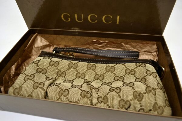 11531221 8 Gucci GG Canvas Accessory Pouch Khaki Beige Brown