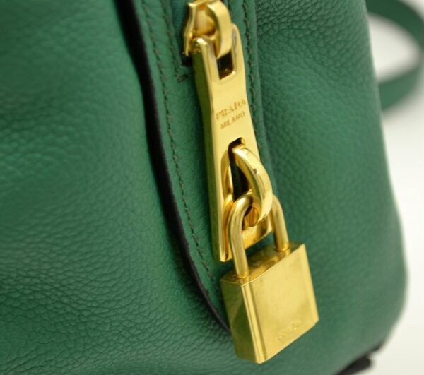 11560636 5 Prada Mango Leather 2way Shoulder Handbag Green