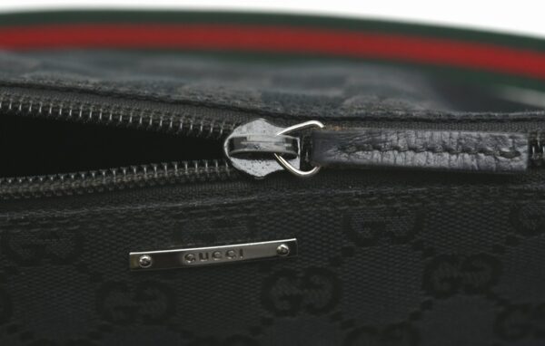 11590690 5 Gucci GG Accessory Pouch Handbag Leather Black