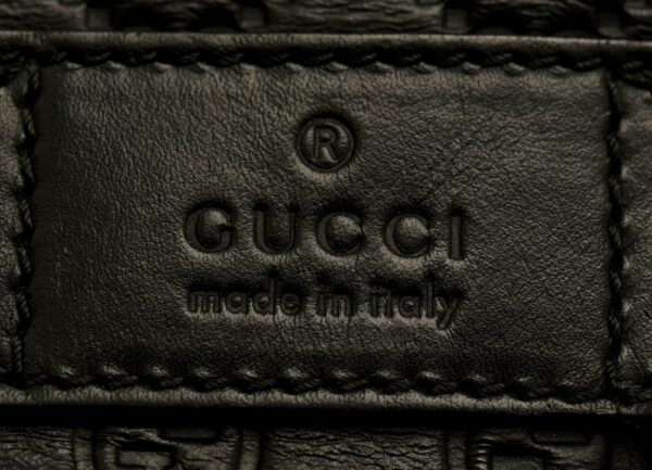 11620326 8 Gucci Rubber Guccisima Body Bag Black