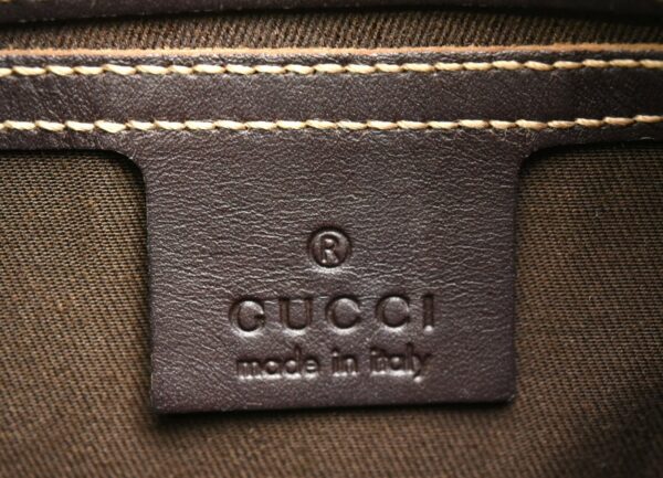 11620697 8 Gucci GG Supreme Shoulder Bag Beige