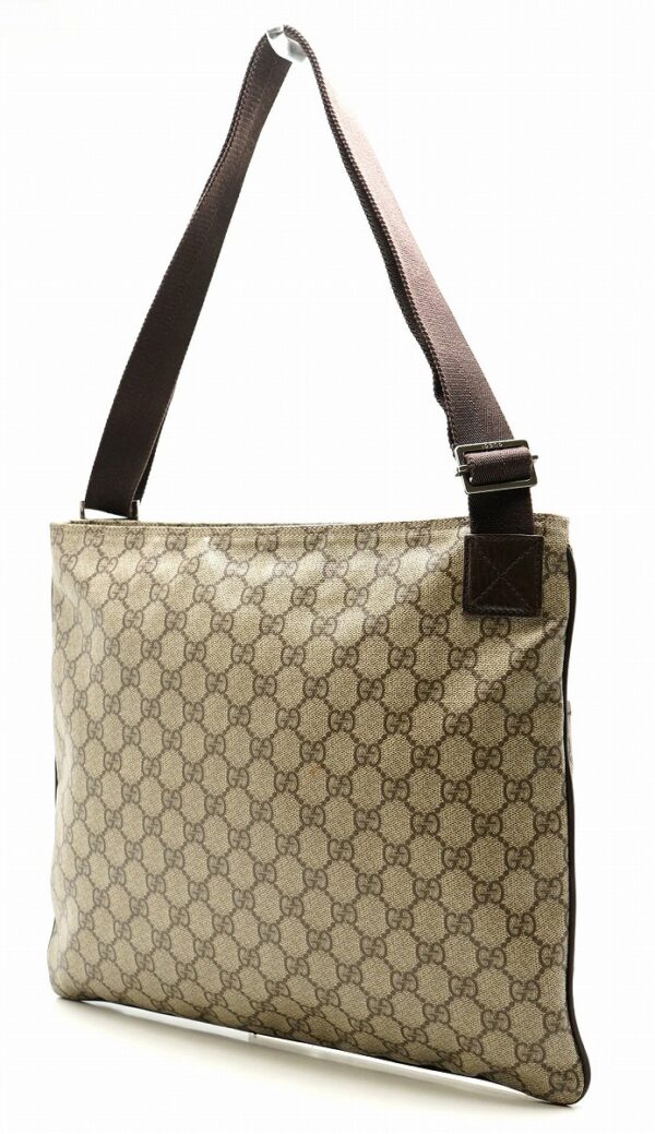 11620841 1 Gucci GG Supreme Shoulder Bag Beige