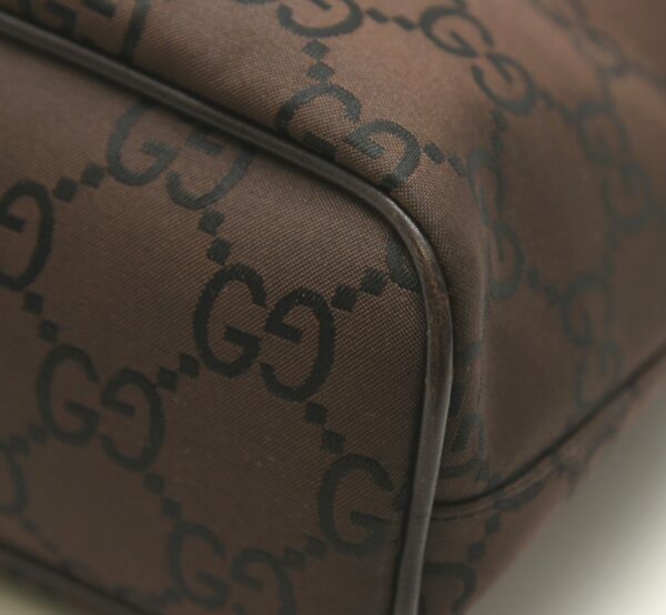 11630065 2 Gucci GG Shoulder Bag Brown