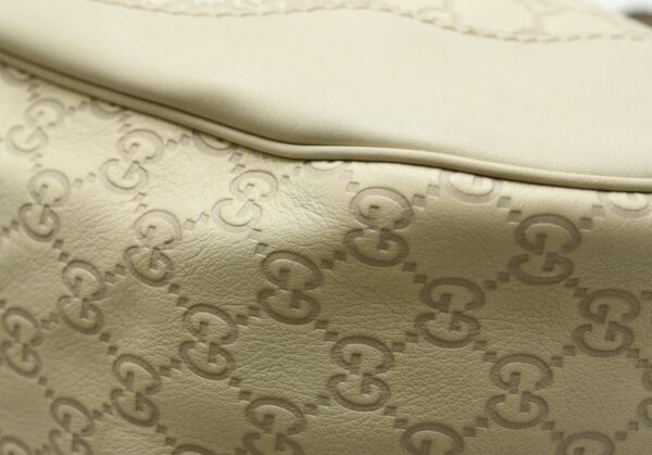 11630102 2 Gucci Guccisima Handbag White