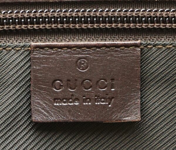 11640940 8 Gucci GG Supreme Shoulder Bag Beige