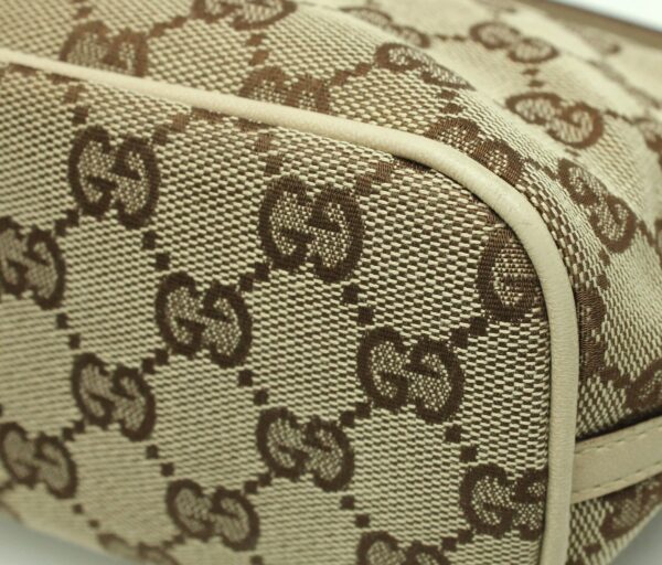 11650302 2 Gucci GG Canvas Pouch Beige