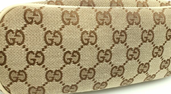 11650302 7 Gucci GG Pouch Beige