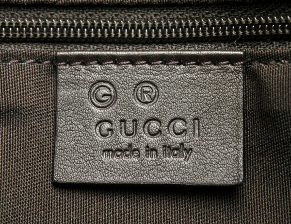 11650642 8 Gucci GG Supreme Shoulder Bag Beige