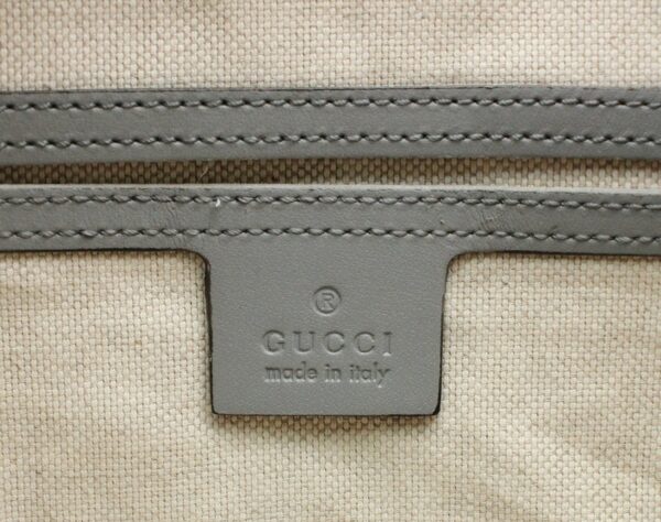 11651087 8 Gucci GG Supreme Business Bag Gray