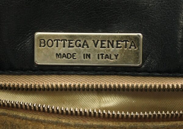 11651148 8 Bottega Veneta Intrecciato Shoulder Bag Leather Black