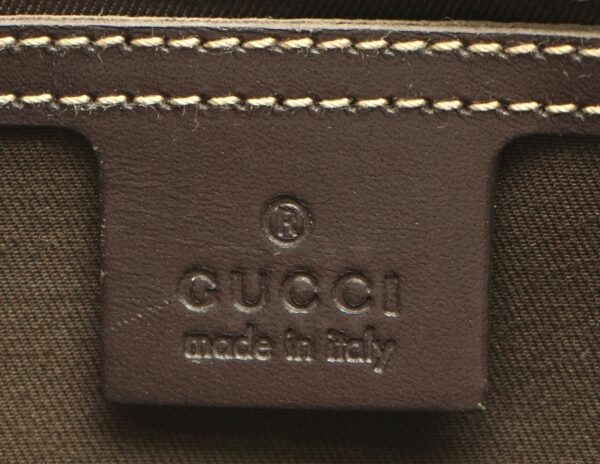 11651252 8 Gucci GG Supreme Messenger Bag Beige