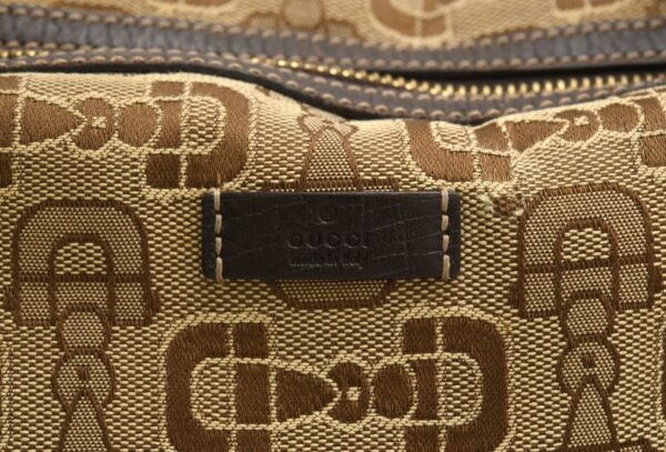 11651332 8 Gucci Horsebit Handbag Beige