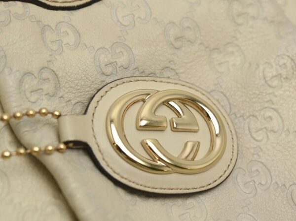 11660669 8 Gucci Sookie Guccisima Handbag Ivory