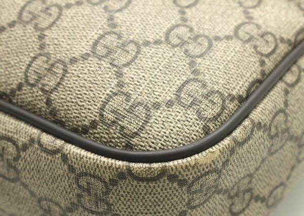 11662131 2 Gucci GG Supreme Business Bag Khaki