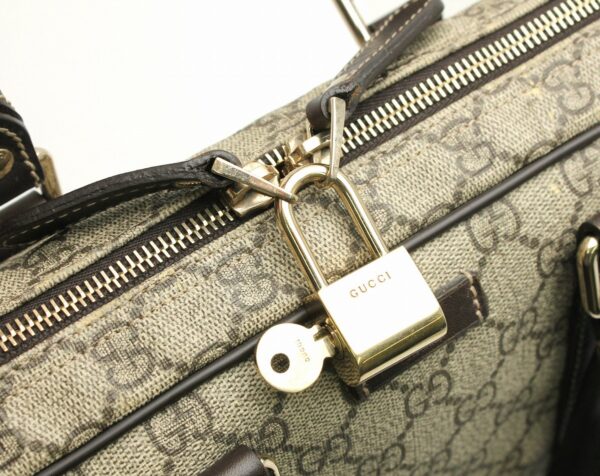 11662266 5 Gucci GG Supreme Business Bag Khaki