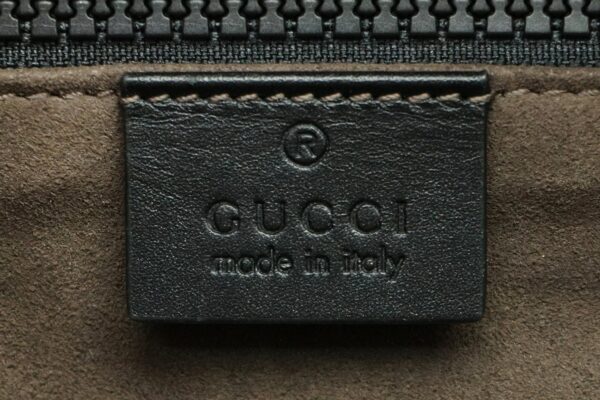 11670269 7 Gucci GG Supreme Body Bag Black