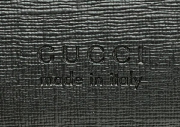 11670269 8 Gucci GG Supreme Body Bag Black