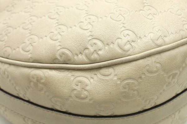 11670292 2 Gucci Guccisima Handbag Off White