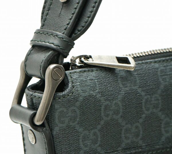 11671130 6 Gucci GG Supreme Messenger Bag Black