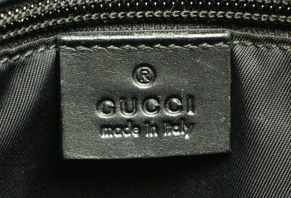 11671130 8 Gucci GG Supreme Messenger Bag Black