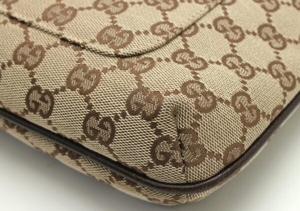 11671282 2 Gucci GG Shoulder Bag Beige