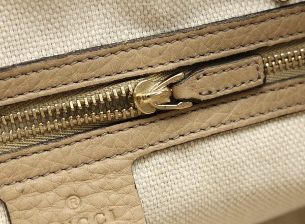 11671581 5 Gucci Soho Leather Shoulder Bag Beige