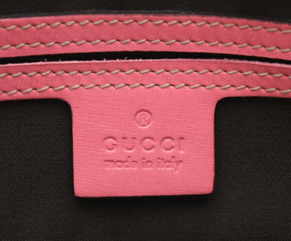 11680541 8 Gucci GG Supreme Bag Pink