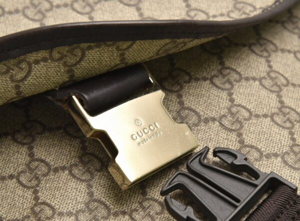 11681659 5 Gucci GG Supreme Shoulder Bag Beige