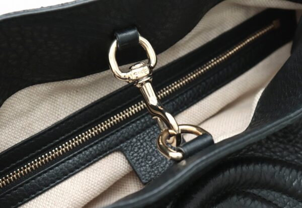 11690610 5 Gucci Soho Chain Shoulder Bag Black