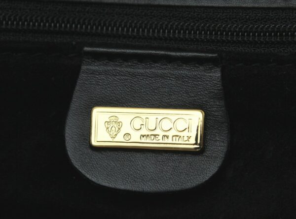 11691139 8 Gucci Messenger Bag Black