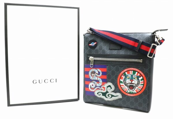 11860512 8 Gucci GG Supreme Messenger Bag Black