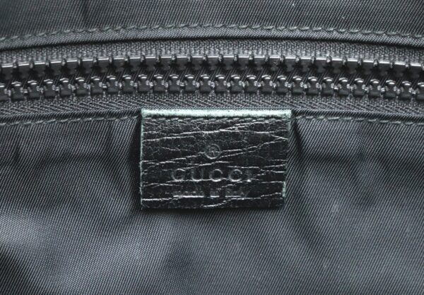 11870257 8 Gucci GG Supreme Shoulder Bag Leather Black