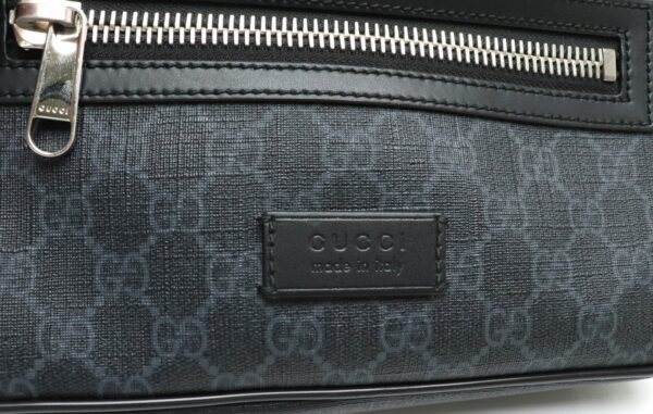 11901130 7 Gucci GG Supreme Body Bag Leather Dark Gray Black