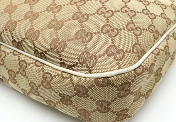 11901290 2 Gucci GG Shoulder Bag Leather Khaki Beige White