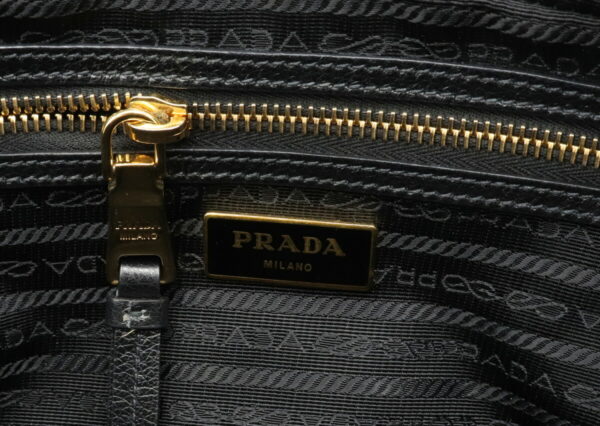 12010904 5 Prada Logo Leather Pochette Shoulder Bag Nero Black