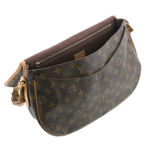 1240001036810 8 Louis Vuitton Menil Montan MM Shoulder Bag Monogram Brown