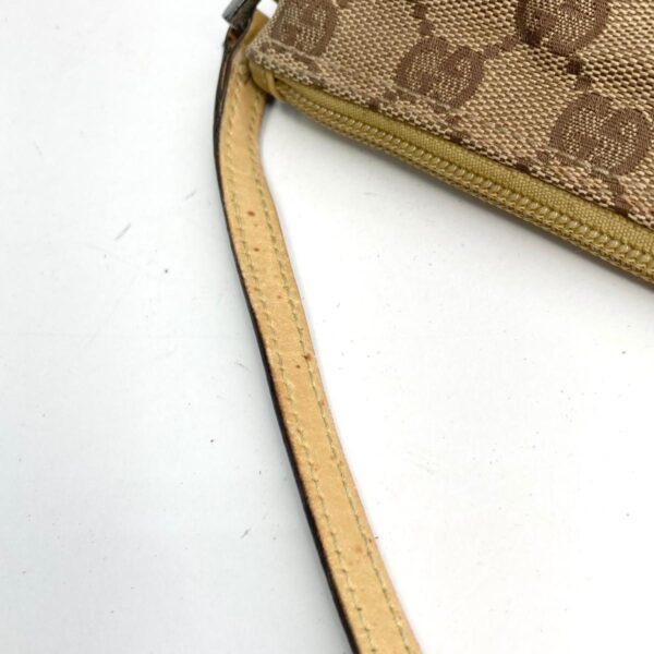 1240002019633 8 Gucci Accessory Pouch Beige