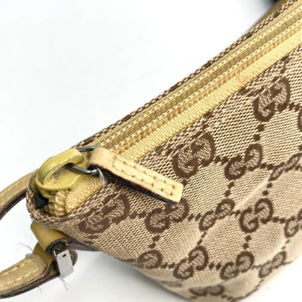 1240002019633 9 Gucci Accessory Pouch Beige