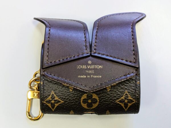 1240003005563 2 Louis Vuitton Etui Earphone Case Monogram